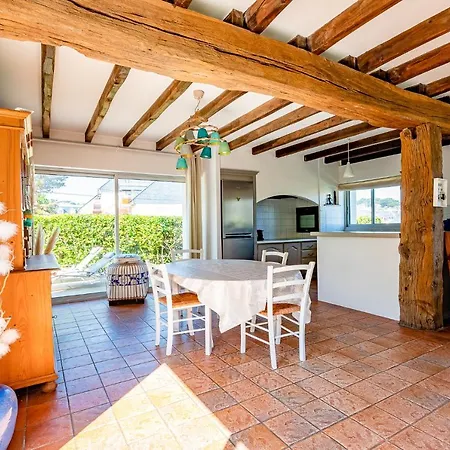 Holiday home Les Hortensias A 50 M De La De Trestraou Perros-Guirec