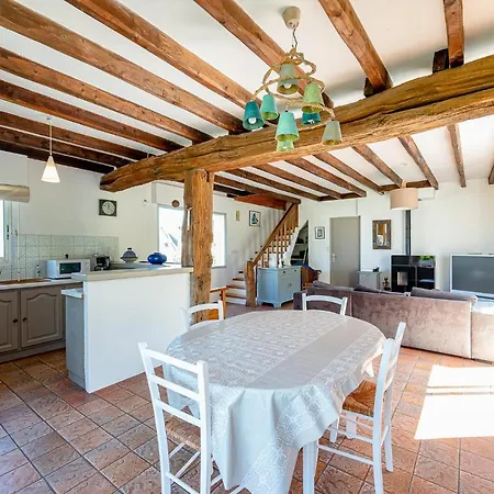 Les Hortensias A 50 M De La De Trestraou Holiday home